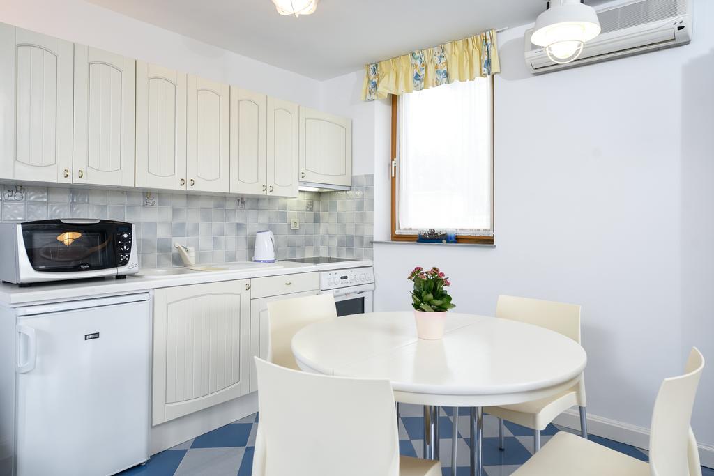נייביצה Apartmani Alice מראה חיצוני תמונה
